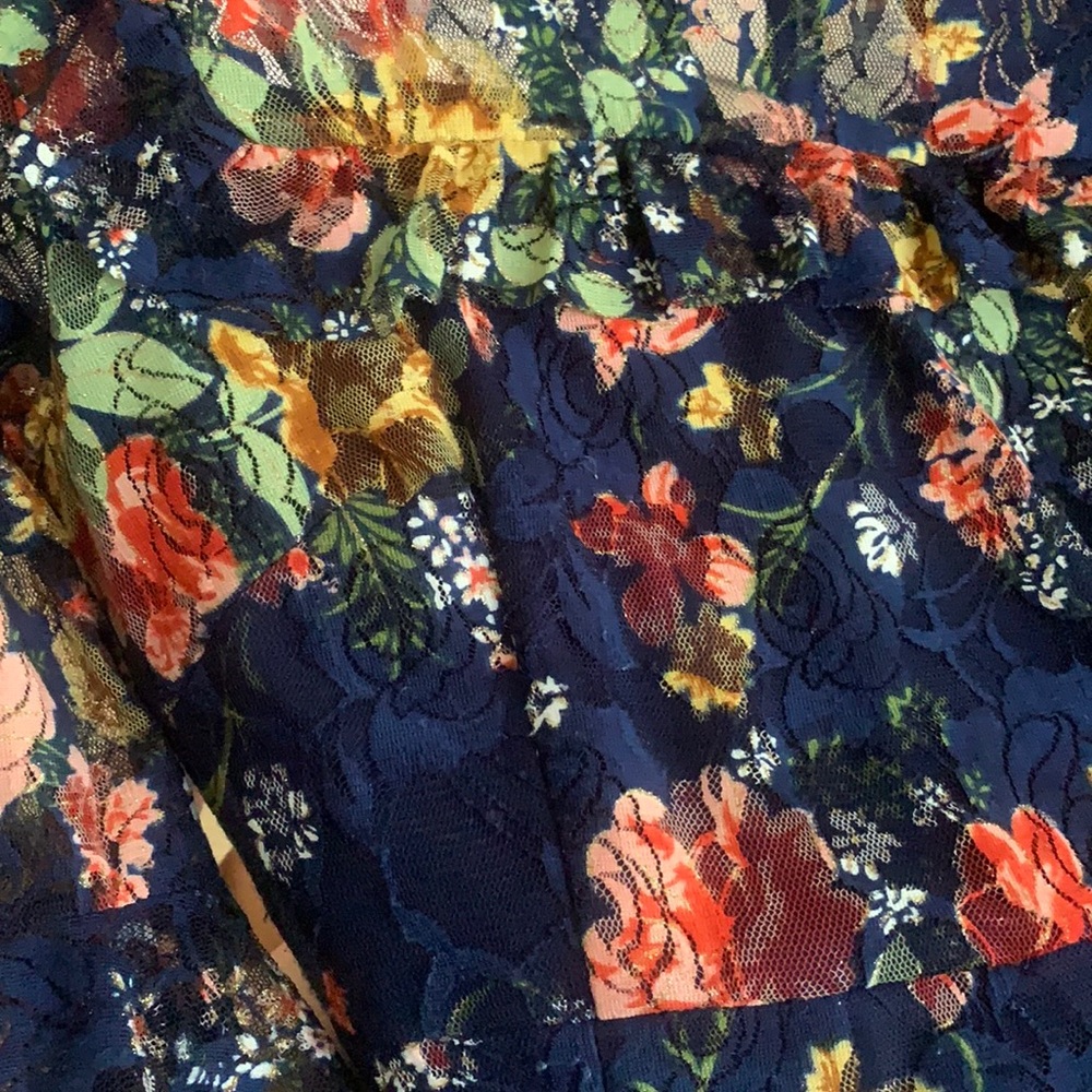 Floral lace dress!! - Picture 6 of 6